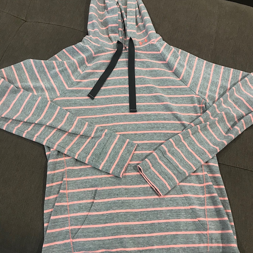 Under Armour Ladies pullover top